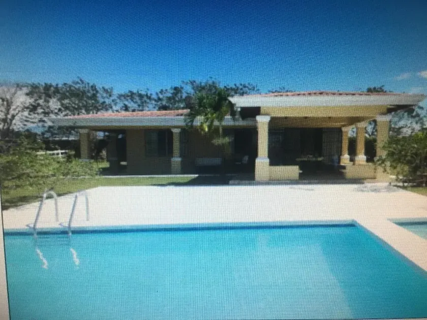 Farm ,house and swimming pool, 45 minutes from beaches, 15 minutes  from Airport - Image 1