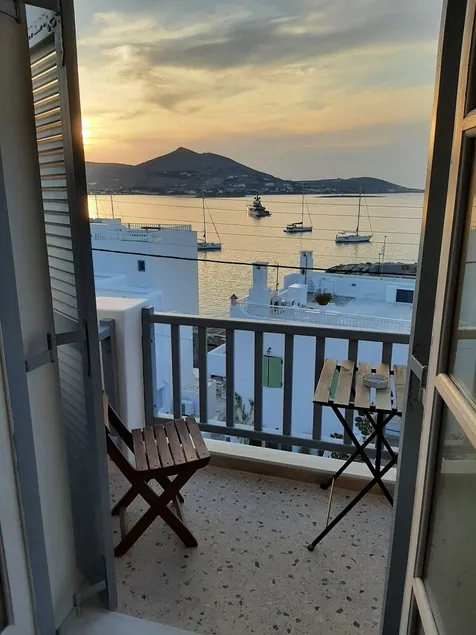 Flora Rooms and Apartments Paros - Image 1