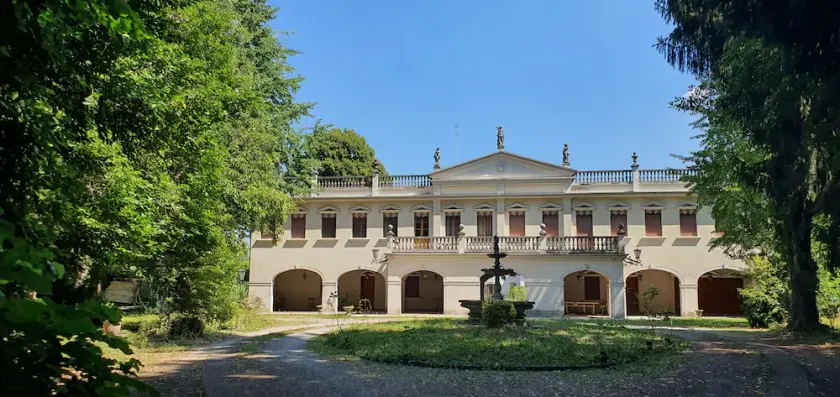 Superbe appartement dans une villa historique à seulement 15 minutes de Venise - Image 1