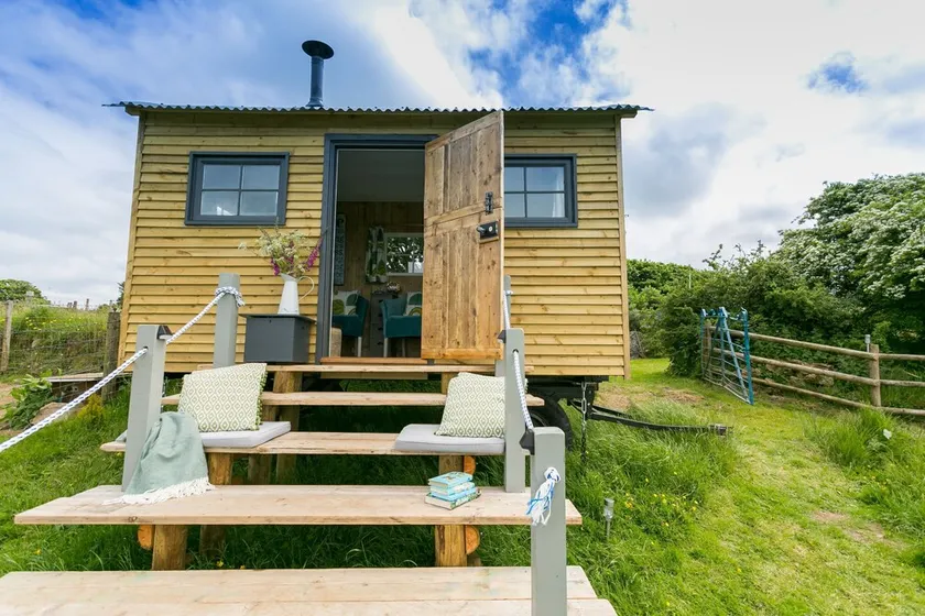 Ynys Hideout - Image 1