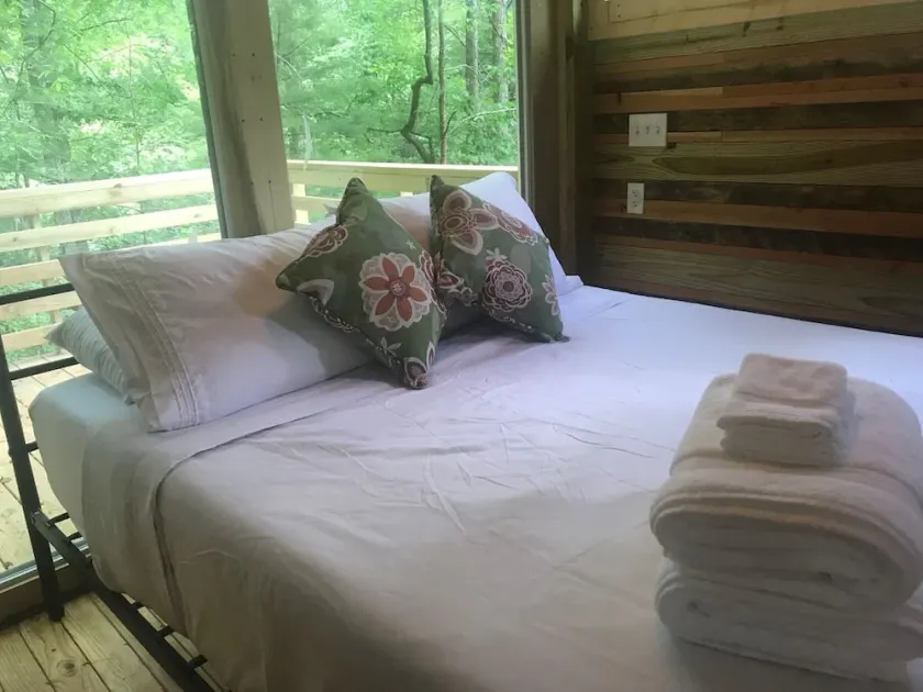 Firefly Bend Treehouse - View of the National Forest from Your Bed - Image 1