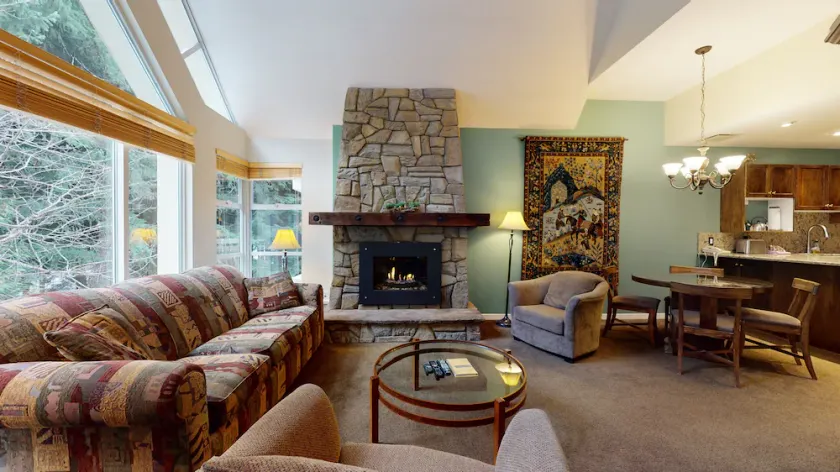 Deluxe Condo, True Ski-In, Ski-Out Access. Hot Tub, Pool and Fitness Room - Image 1