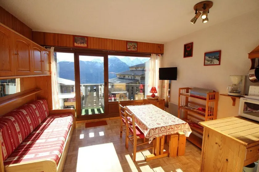 Ski-in/ski-out & foot of the slopes, 2nd floor, balcony, tv, 23m², Auris en Oisans - Image 1