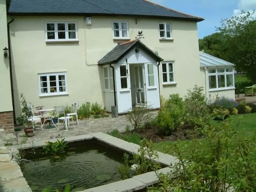 Detached Cottage in the Heart of Hardy's Wessex - Image 1