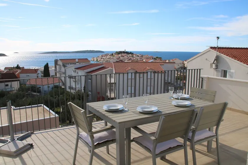 Luxurious Penthouse with Wonderful Sea and Old Town View - Image 1