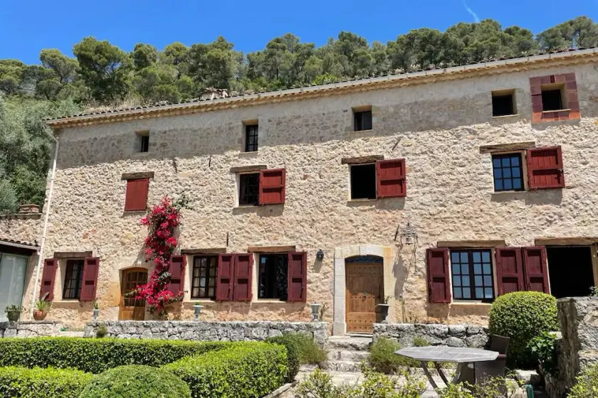 Authentic Mas in the middle of a magnificent property. Impressive view.   - Image 1