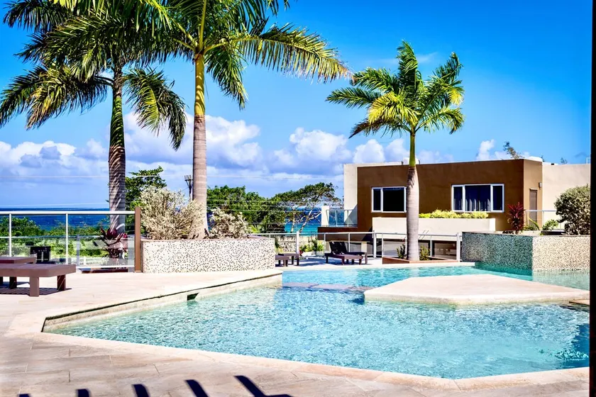 Nautical Homes 2,  Ocean Front/View, Free Wifi, A/C, Hot Tub, BBQ Grill. Balcony - Image 1