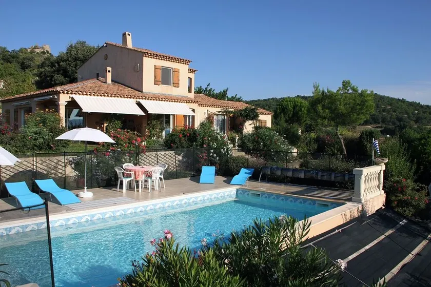 Gîte F2 dans villa provençale, au calme, piscine et  jardin,vue Ste Victoire - Image 1