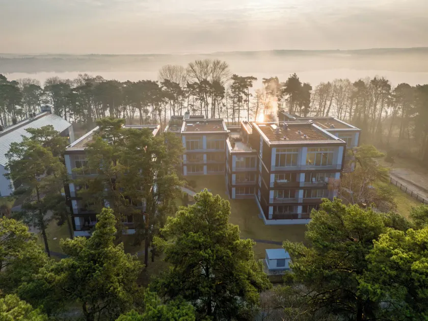 My Marina apartment with pool and sauna by the lake - Image 1