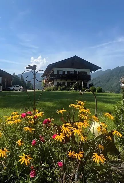 Appartamento 'Ferienwohnung Hochfelln' con vista sulle montagne, terrazza in comune e Wi-Fi - Image 1