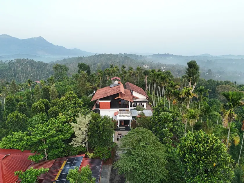 Aambal Villa Homestay - Image 1