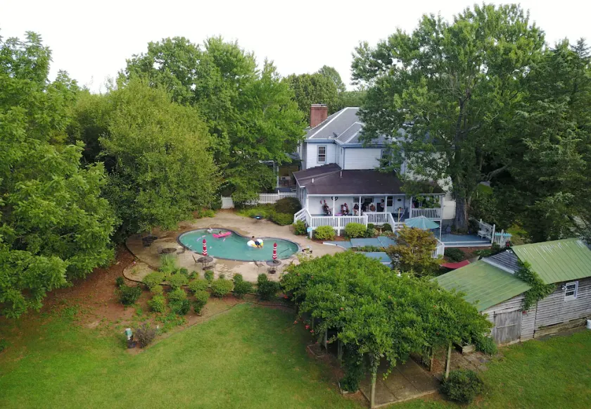 7 BR Manor - 10 min til Lynchburg & Appomattox Perfekt til familie og bryllupper! - Image 1