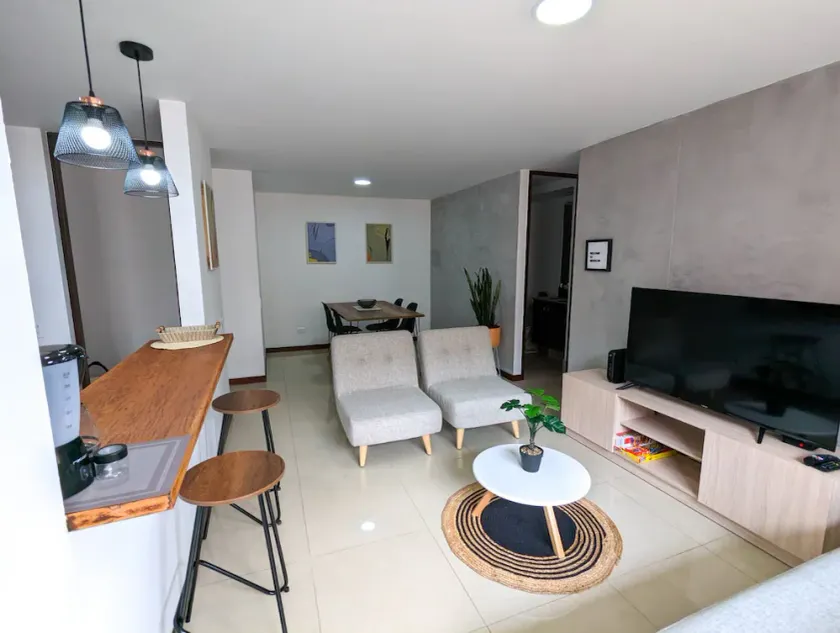 Auto-Checkin Apt Free PKG Central Location Poblado - Image 1