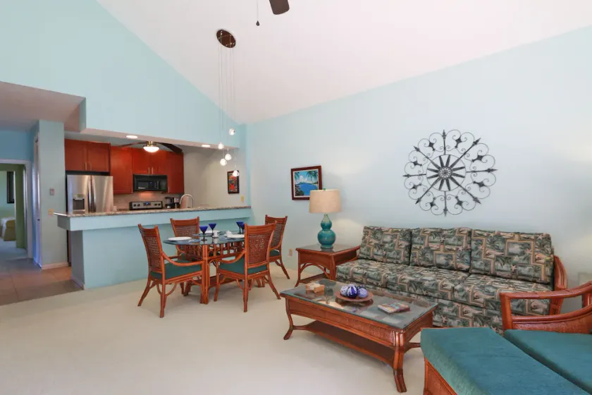 Romantique 1 BR Condo-MAJOR DE RÉNOVATION, juillet 2014, New séjour / mobilier de salle de zone - Image 1