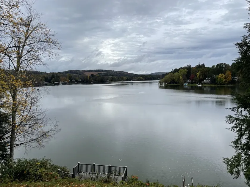 A Lakeview Paradise - Image 1