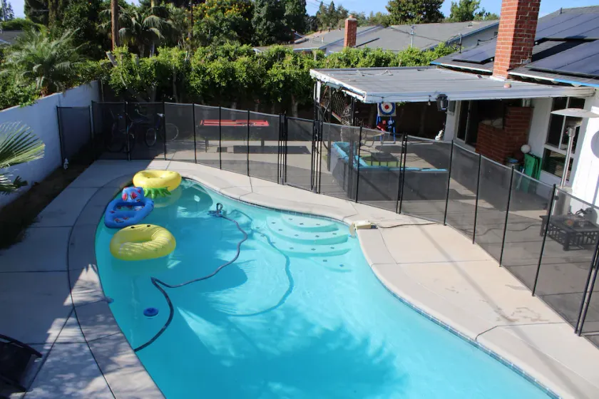 Cheerful 3 Bedroom Residential home with Pool - Image 1