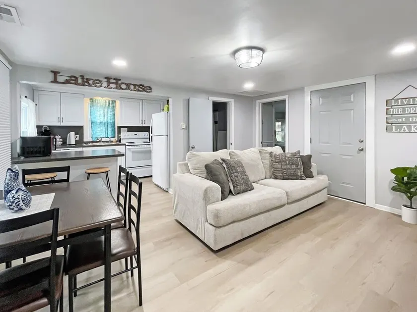 Pet Friendly Home by Lake Shawnee! - Image 1