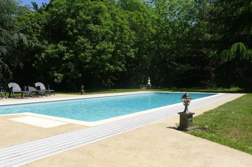 Vendée Lodge mit beheiztem Innenpool, umgeben von Natur - Image 1