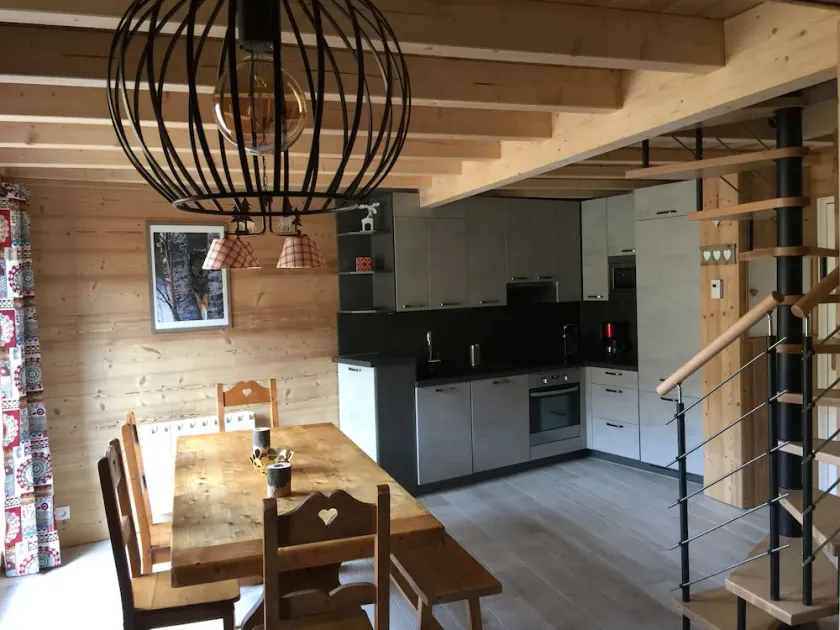 Duplex 64 m² – 3 chambres, 2 salles d’eau – proche pistes, ski aux pieds - Image 1