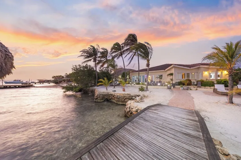 Private Beach Ocean Front Boat Dock Tiki Bar - Image 1