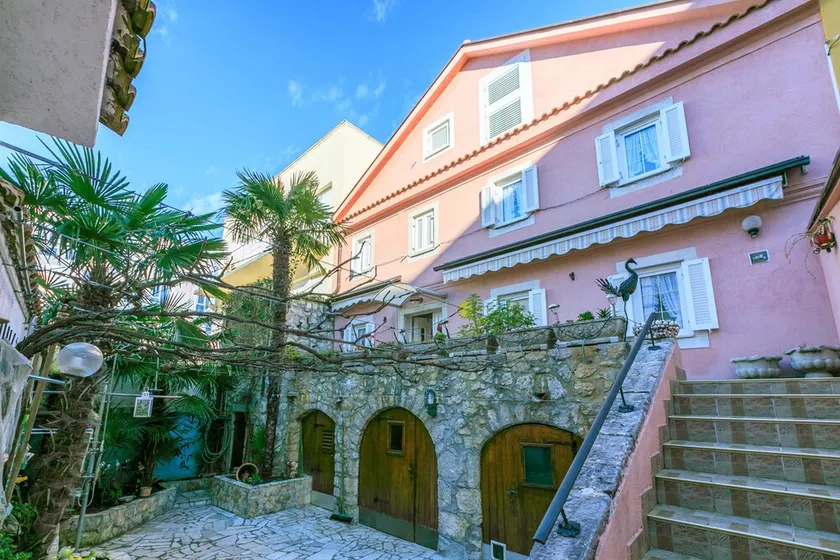 Apartments Villa 7 - Image 1