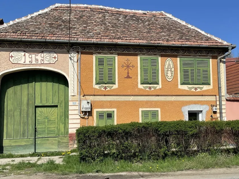 Renovated old farmhouse with great opportunities nearby - Image 1