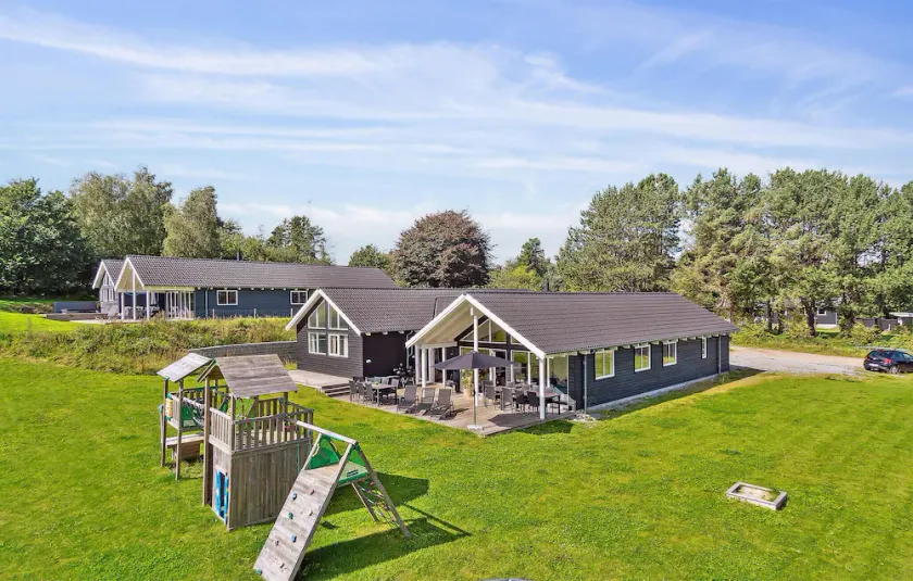 6 Bedroom Accommodation in Vejby - Image 1