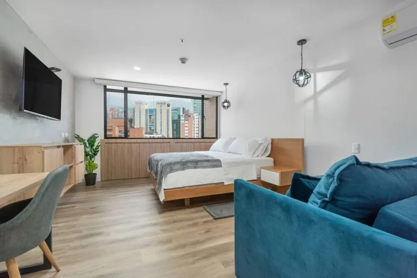 Go Living 1205 · Modern loft with kitchenette, AC, GYM and co-work - Image 1