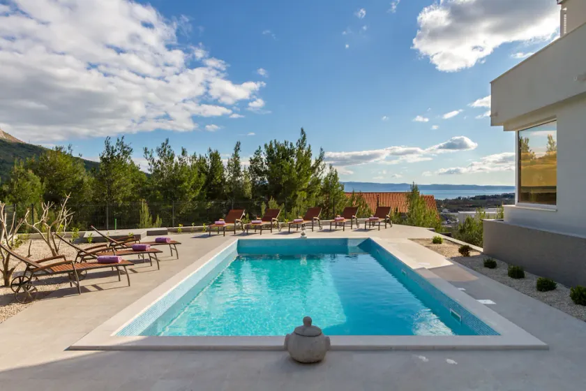 Villa Laetitia only 15 min drive from historical center - Image 1