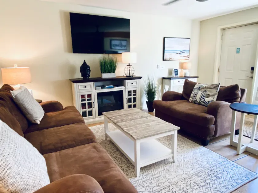 Look no further!<br>Gulf of Mexico , steps to waterfront! Gulf Getaway 😀🌞🏝👙🌊 - Image 1