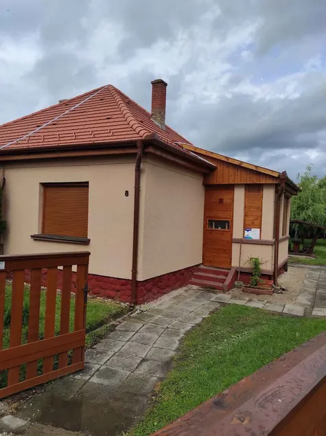 Holiday home with children's playground - Image 1