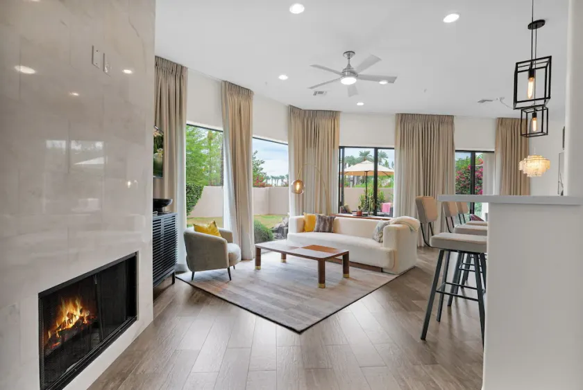 Bright & Modern Townhome at Gainey Ranch - Image 1
