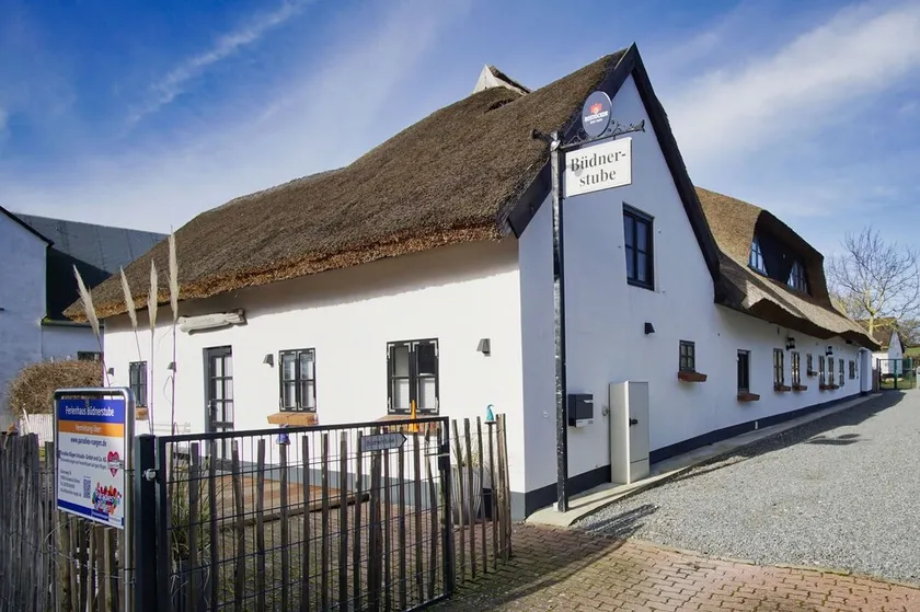 Ferienhaus Büdnerstube gratis Schwimmbadnutzung im AHOI Sellin - Image 1