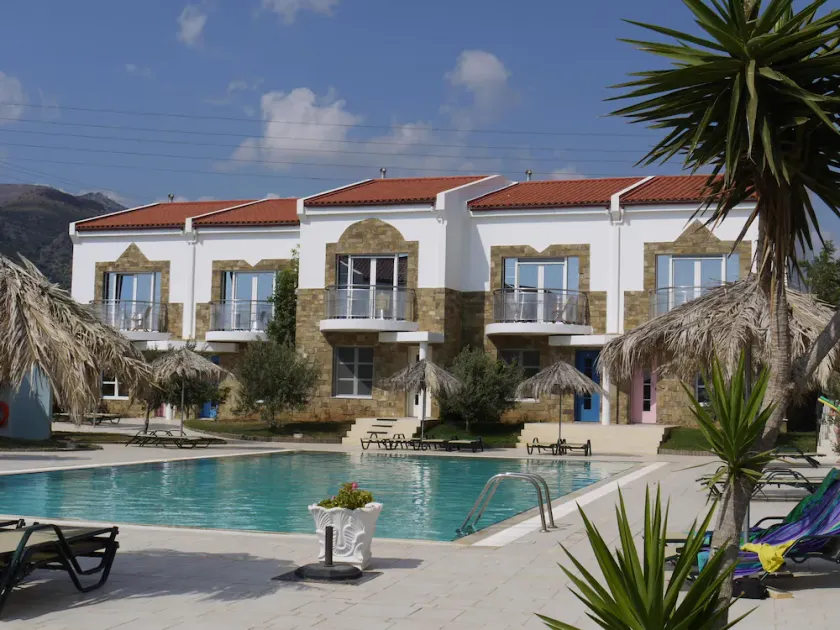 Villa avec piscine à Makrigialos - Image 1