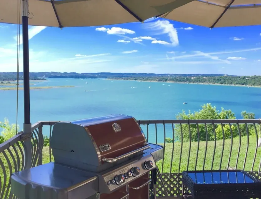 LUXURY LAKEFRONT, BOAT DOCK, 23 MINUTES FROM DOWNTOWN - Image 1