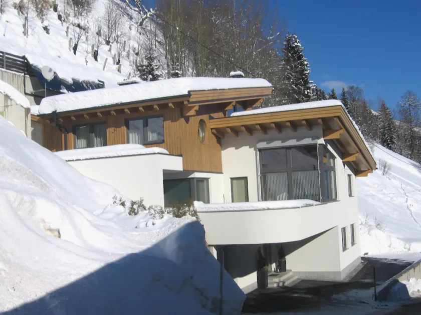 Modern apartment near the ski resort - Image 1