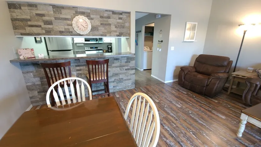 A Stone's Throw - 2bedrm/2bath 3 Pools & Hot Tub! - Image 1