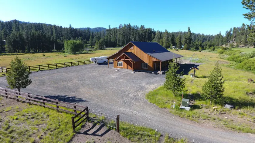 New Barn Dominiam on Marks Creek, next to Ochoco National Forest - Image 1