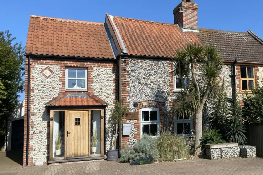 Bulmer Cottage by Winterton Cottages - Image 1