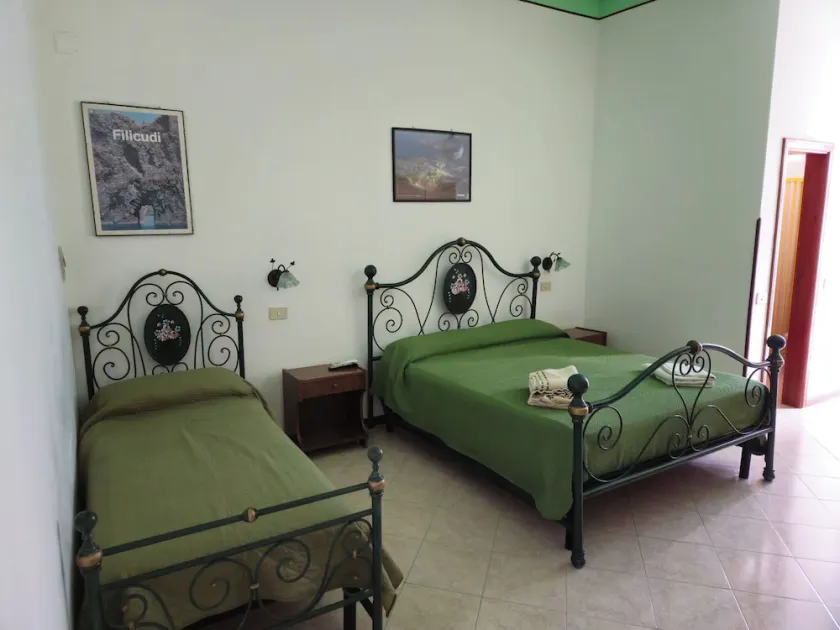 apartment with balcony for double use - Image 1