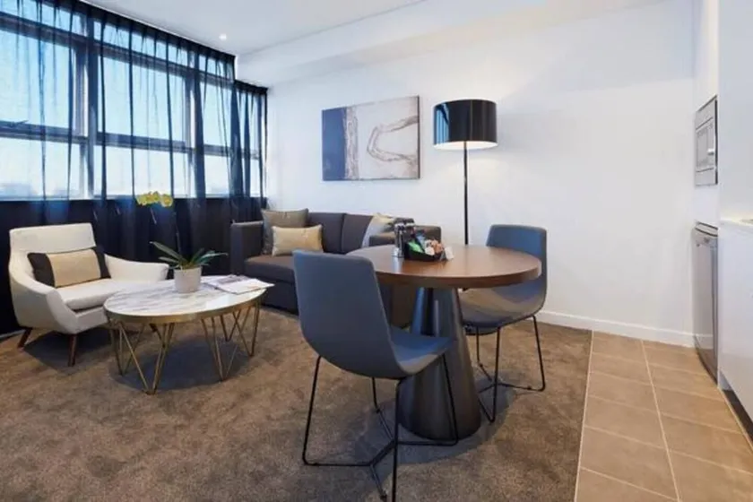 KOZYGURU | Chatswood | Luxury Studio | Walk to Chatswood Chase - Image 1