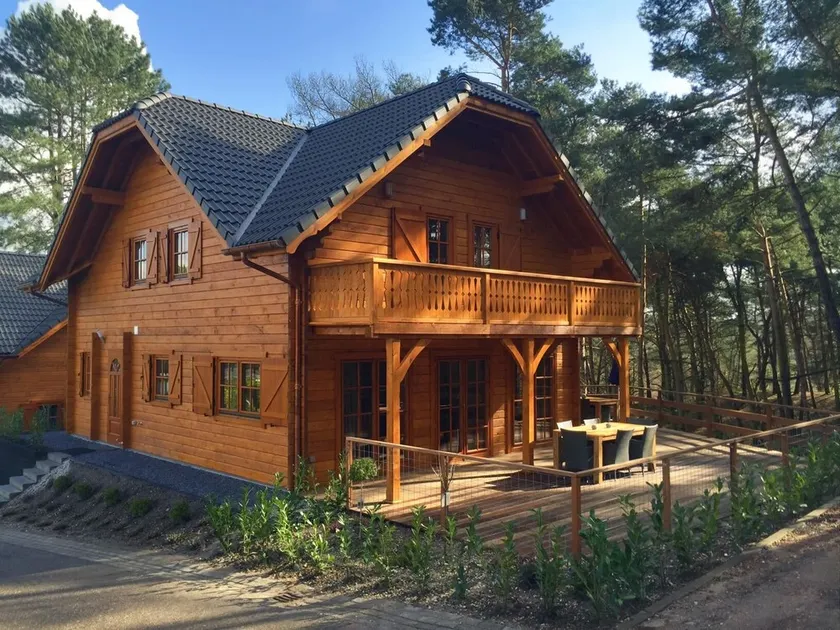 Chalet with 6 bedrooms, 2 bathrooms and a sauna - Image 1
