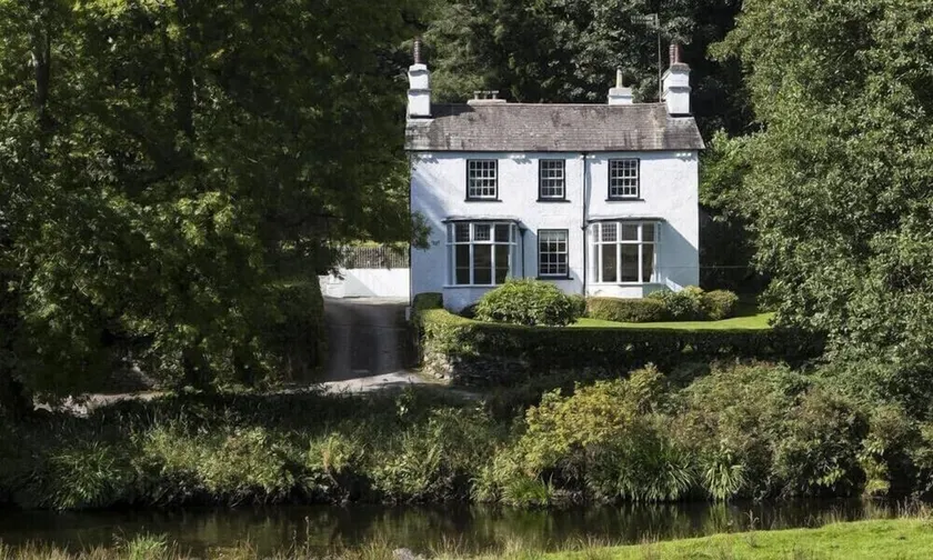 LOUGHRIGG COTTAGE, family friendly, with open fire in Ambleside - Image 1