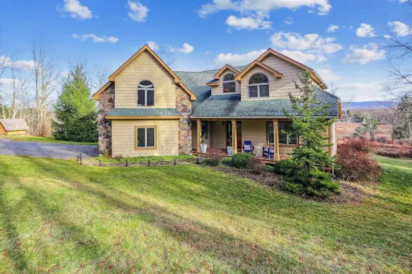Year-round paradise in the center of Canaan Valley. Come join us Hearthside! - Image 1