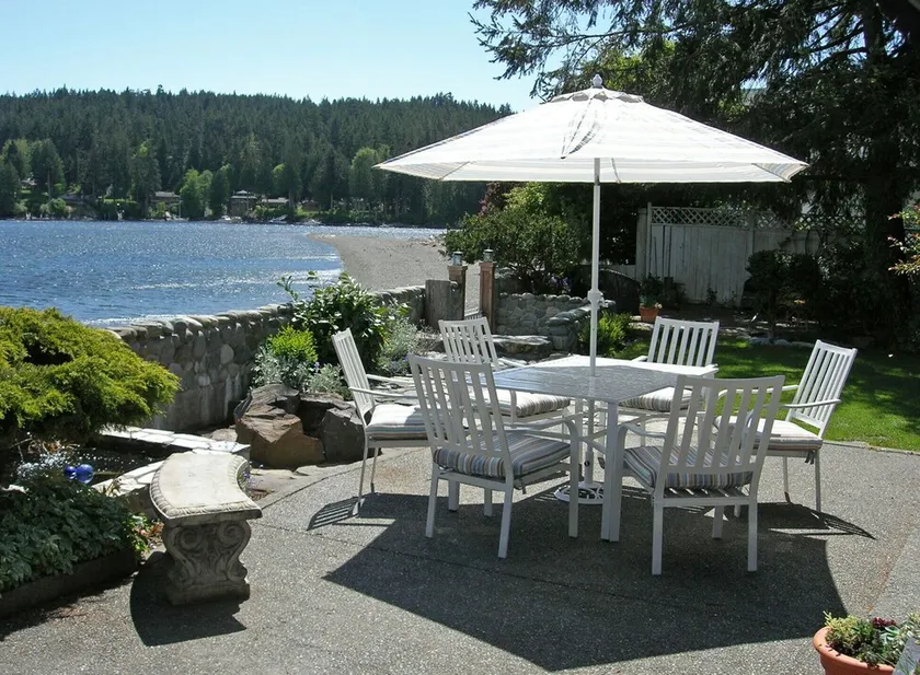 4 bedroom 2 bathroom Beach  House - Image 1