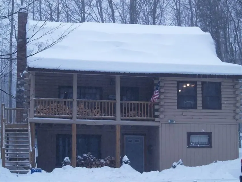 Log Cabin w HOT TUB in Mtn Community, On 1 acre, Less < 1 mile Okemo Main Base! - Image 1
