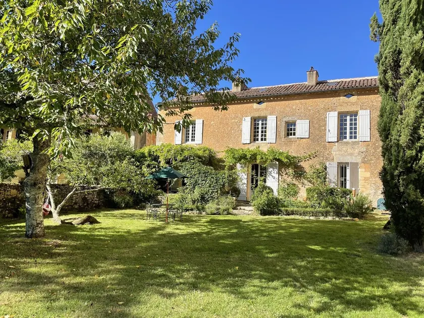 Family house in a village with swimming pool in Périgord, sleeps 12 - Image 1