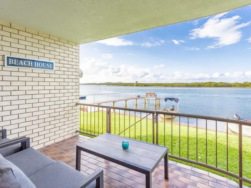 Relax & unwind in the \"Beach House\" - Image 1