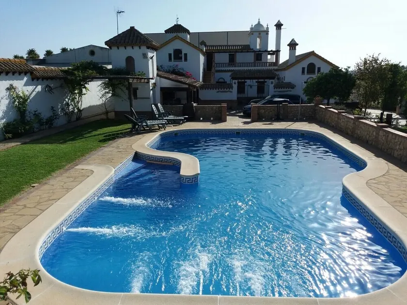 Holiday Home ‘La Cazuela’ with Mountain View, Pool, Garden & Terraces - Image 1