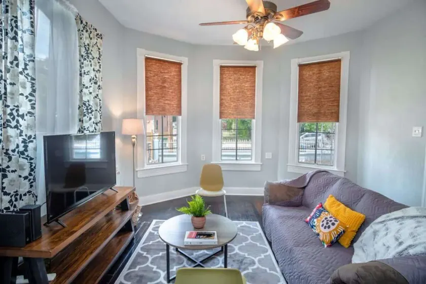 Remodeled Historic 2BR 1BA House Near Downtown - Image 1